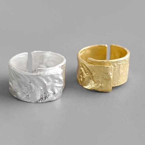 925 Silver Hand Pounded Band Ring - Picture 4 of 10